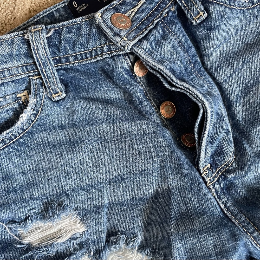Hollister Frayed Denim Ripped Jean Shorts Size 24 - Picture 5 of 15